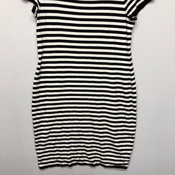 Torrid Women Size 2 Black & White Stripe Sweater-Knit Short Shift Dress B226 -10 - Picture 9 of 14